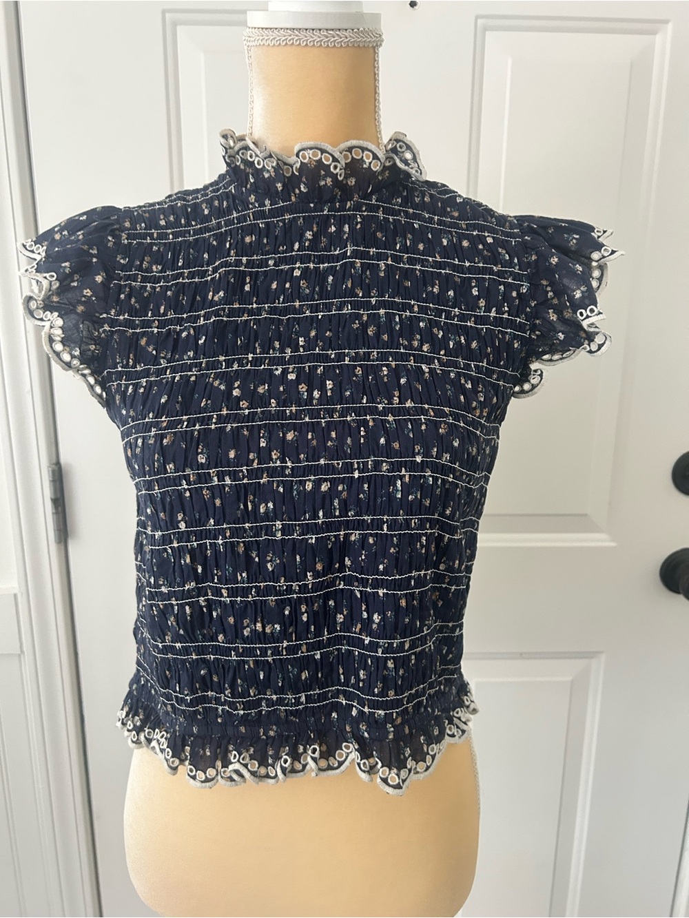 ⭐️ Price Firm ⭐️ Sezane Liorane Blouse Marine With Floral Print - Size 6 - Picture 3 of 9